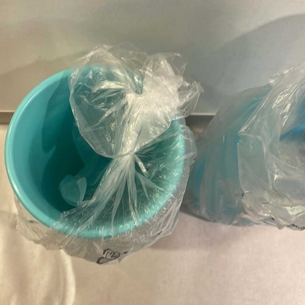 Tupperware 24oz Set - Picture 2 of 3